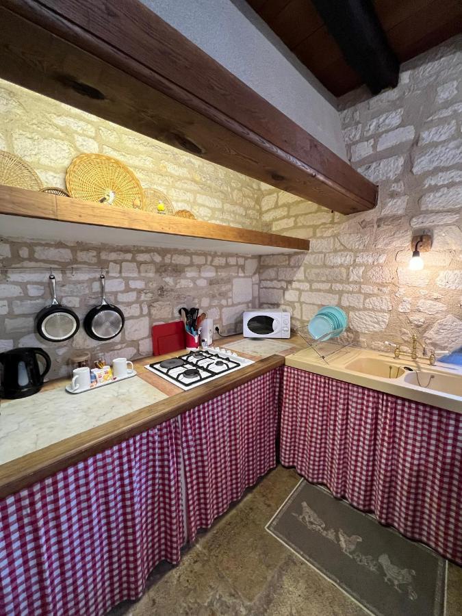 La Maison D'Alienor - Gites De Caractere A Chablis - 89 외부 사진